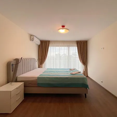 Stylish Only 200 M To The Beach In Peter House Free Parking Apartment